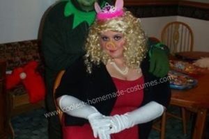 El mejor disfraz casero de Halloween de Kermit y Miss Piggy