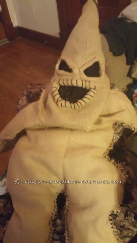 El mejor disfraz de Oogie Boogie con Jack y Sally de Pesadilla antes de Navidad