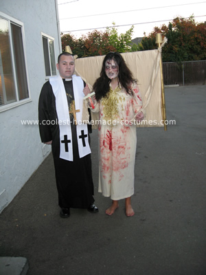     Disfraz de pareja Reagan McNeil y sacerdote 