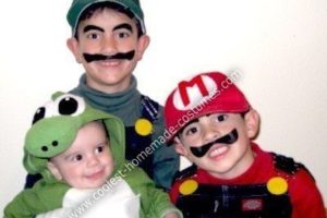 El mejor disfraz familiar de Mario, Luigi y Yoshi que puedes hacer tú mismo