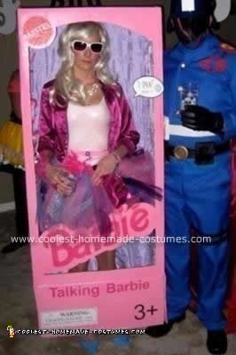Disfraz de Barbie hecho en casa en una caja