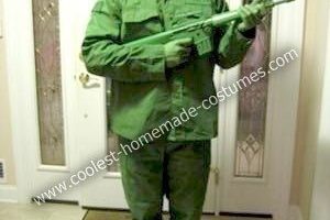 El mejor traje militar verde de casa