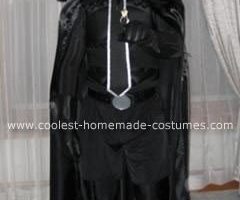 El traje de casco oscuro The Coolest Homemade Space Balls