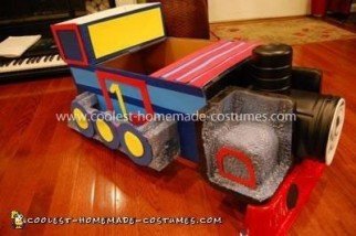 Disfraz casero de Thomas la locomotora