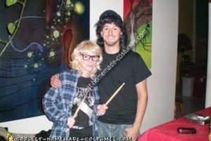 Genial disfraz casero de pareja de Wayne y Garth