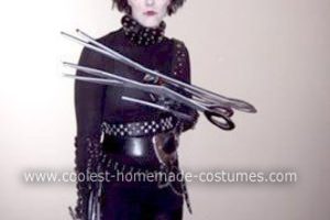 Genial disfraz de Halloween de Edward Scissorhands DIY