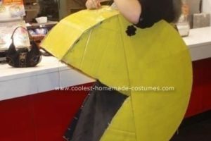 Genial disfraz de Halloween de Pac Man hecho a mano