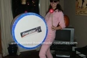 Genial disfraz de conejito Energizer para Halloween