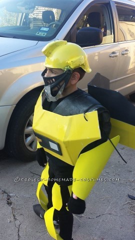 Genial disfraz de transformer Bumblebee para niño