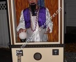 Genial idea de disfraz de Halloween Zoltar DIY