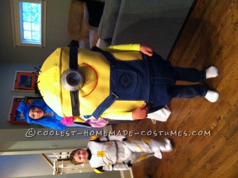 Genial traje hecho a mano: minion