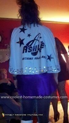 Figurilla casera en traje de caja