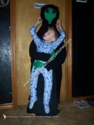 Idea de disfraz de Halloween única de abducción extraterrestre hecha en casa