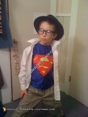 Idea de disfraz casero de Clark Kent Boy para Halloween