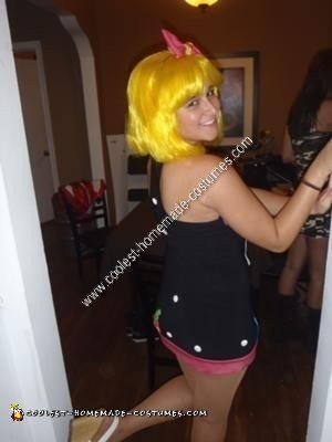 Idea casera de disfraz de Halloween sexy de Miss Pac-Man