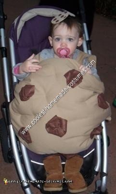 Idea de disfraz de Halloween de galletas caseras para mamá y bebé