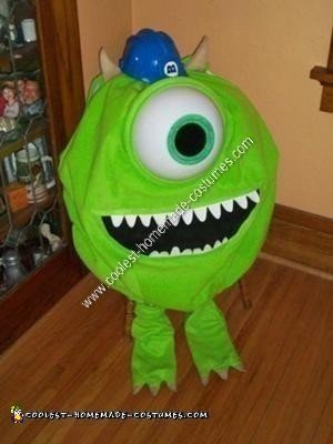 Idea casera de disfraz de Halloween de Mike Wazowski