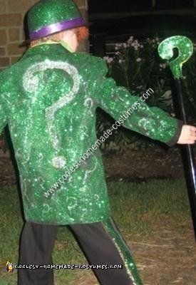 Idea casera de disfraz de Halloween para niños de Riddler DIY