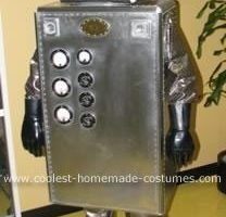 Lindo disfraz de robot de Halloween DIY