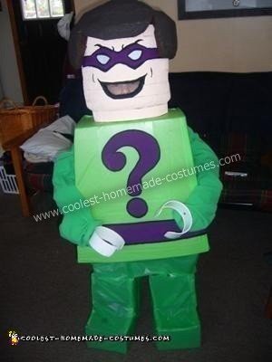 Lego Penguin y Lego Riddler Trajes emparejados con sus propias manos.