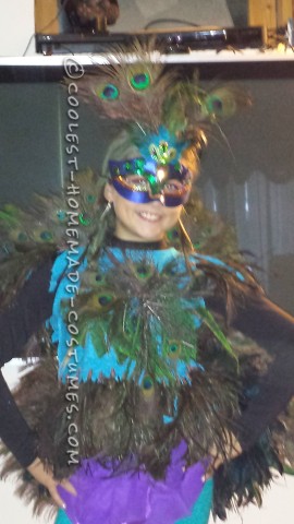 Precioso disfraz de pavo real de Homeamde para niña