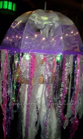 Traje de medusa ardiente e inteligente