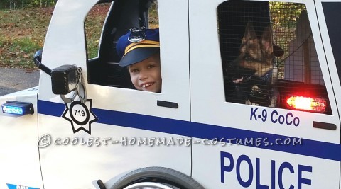 Traje de policía para silla de ruedas de Carly