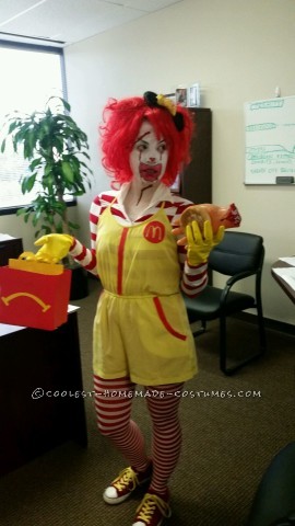 Traje espeluznante del asesino en serie Ronald McDonald
