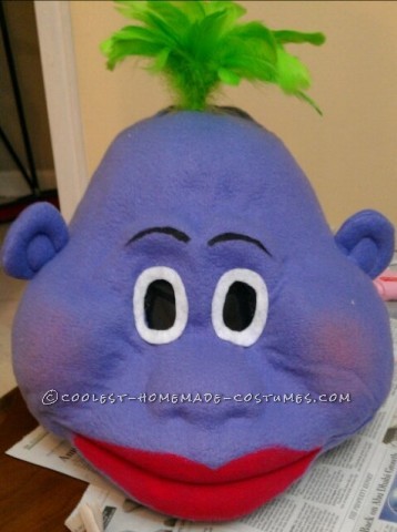 Para Halloween, mi hijastro quería ser el títere del comediante Jeff Dunham de Peanuts.  La creación del disfraz fue un esfuerzo colectivo de mi esposo M.