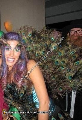 Idea de disfraz de Halloween de pavo real de bricolaje