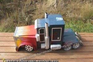 El mejor disfraz casero de Optimus Prime para niños