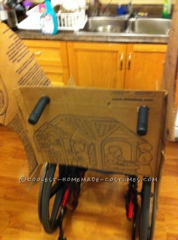 El disfraz de batimóvil en silla de ruedas más genial para un niño