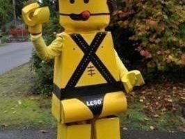 El disfraz de minifig Lego sexy más genial