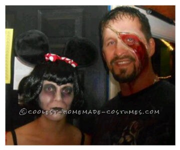 Disfraz de Minnie Mouse Vampire: Mi hija ama a Minnie Mouse y originalmente íbamos a ir como Minnie Mouse.  Ella decidió ser Caperucita Roja, así que cambié