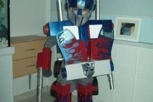 Disfraz original de Optimus Prime hecho en casa.