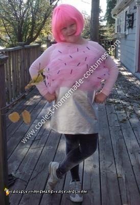 Disfraz de cupcake rosa con purpurina hecho en casa