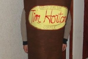 El disfraz de taza de café más genial de Tim Horton