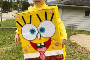 Genial disfraz de Bob Esponja para niño con sus propias manos