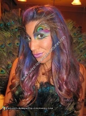 Idea de disfraz de Halloween de pavo real de bricolaje