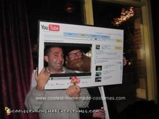 Idea de disfraz de Halloween de página de YouTube de bricolaje