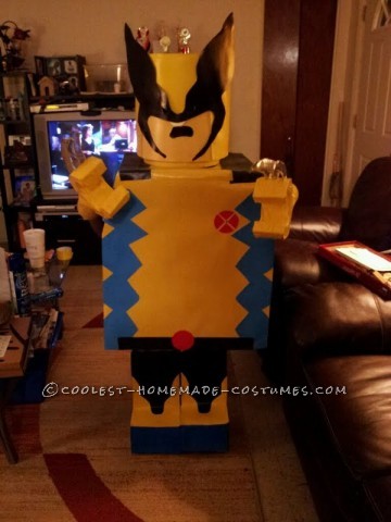 Bueno, este es mi informe sobre cómo escogí el disfraz.  Después de mi viaje de verano a Legoland en Orlando, Florida, con mi hijo de 7 años, se trataba de