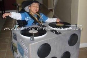 El mejor disfraz de DJ en silla de ruedas que puedes hacer tú mismo